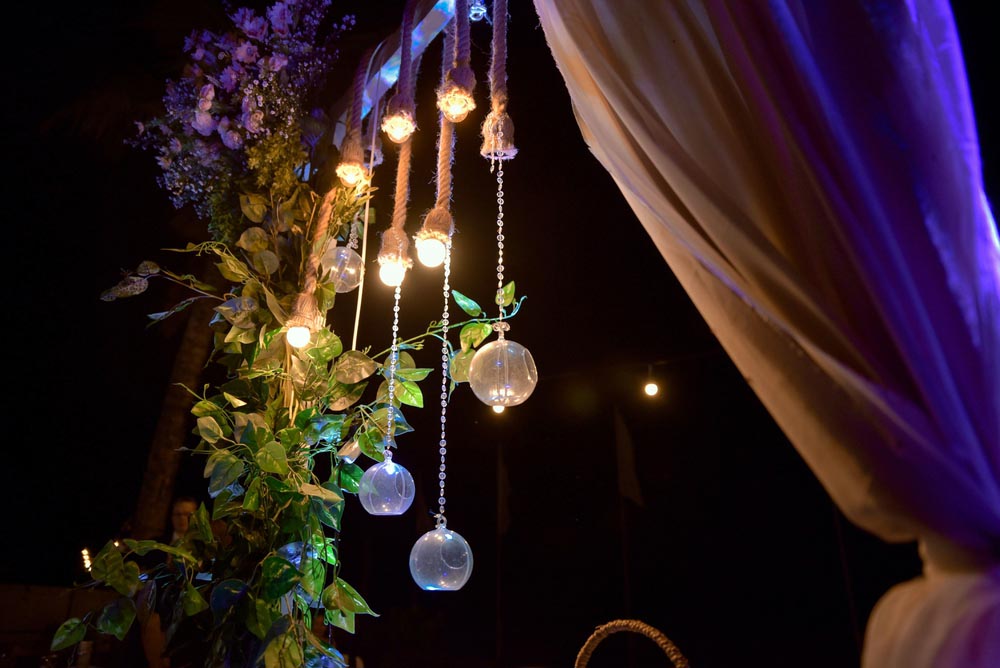 Pourquoi les lanternes, lampions et pompons restent des incontournables de la décoration de mariage en 2026 ?