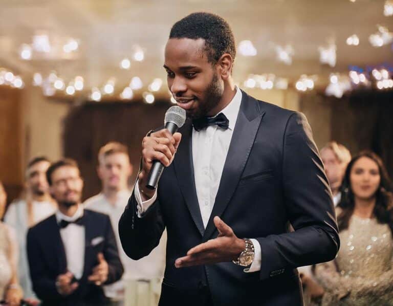 Discours de mariage du marié : 6 exemples et conseils pour réussir