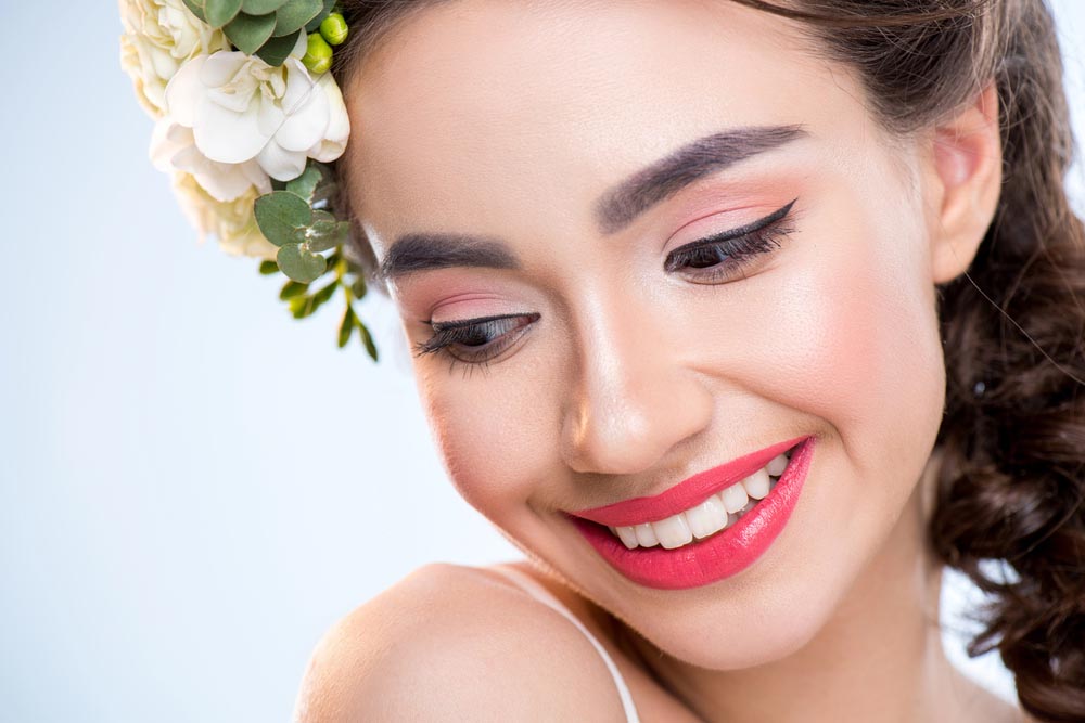 Astuces beauté et dents blanches : la routine du soir parfaite pour votre mariage